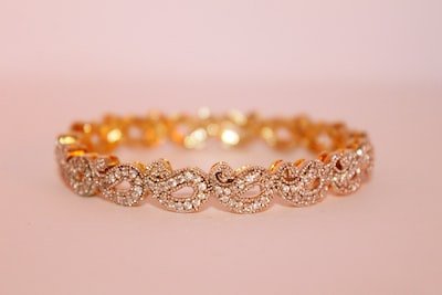 Quel bracelet en or 18 carats offrir à une jeune maman ?